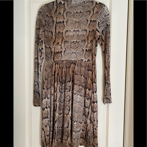 NWT Women’s H&M Snakeskin Print Dress Size Small - Picture 2 of 5